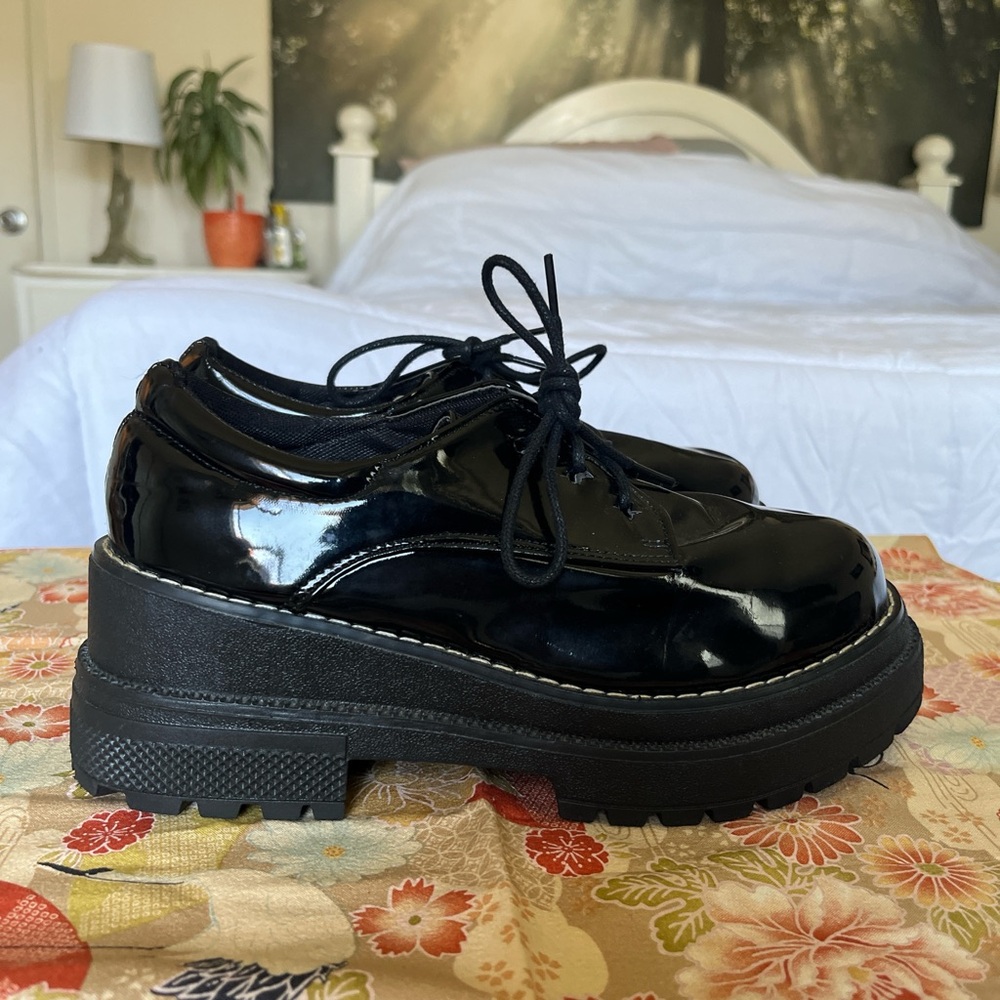Off brand size 5 platform oxfords